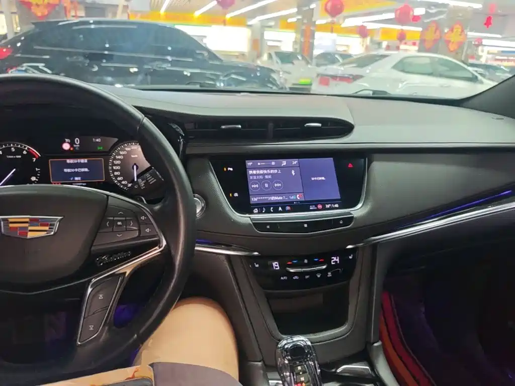 Cadillac XT5 2019 — фото 10