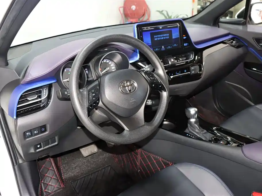 Toyota C-HR 2021 — фото 9