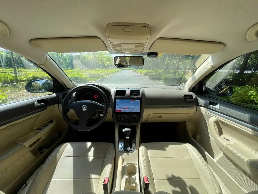Volkswagen Sagitar 2010