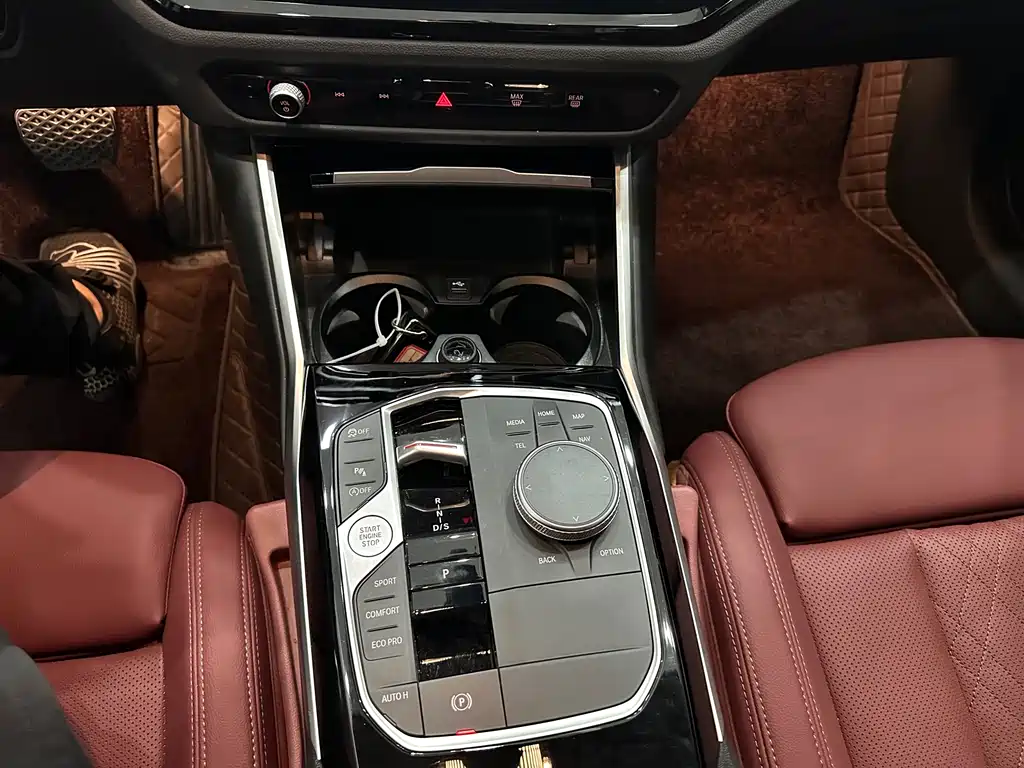 BMW 3 Series 2023 — фото 11