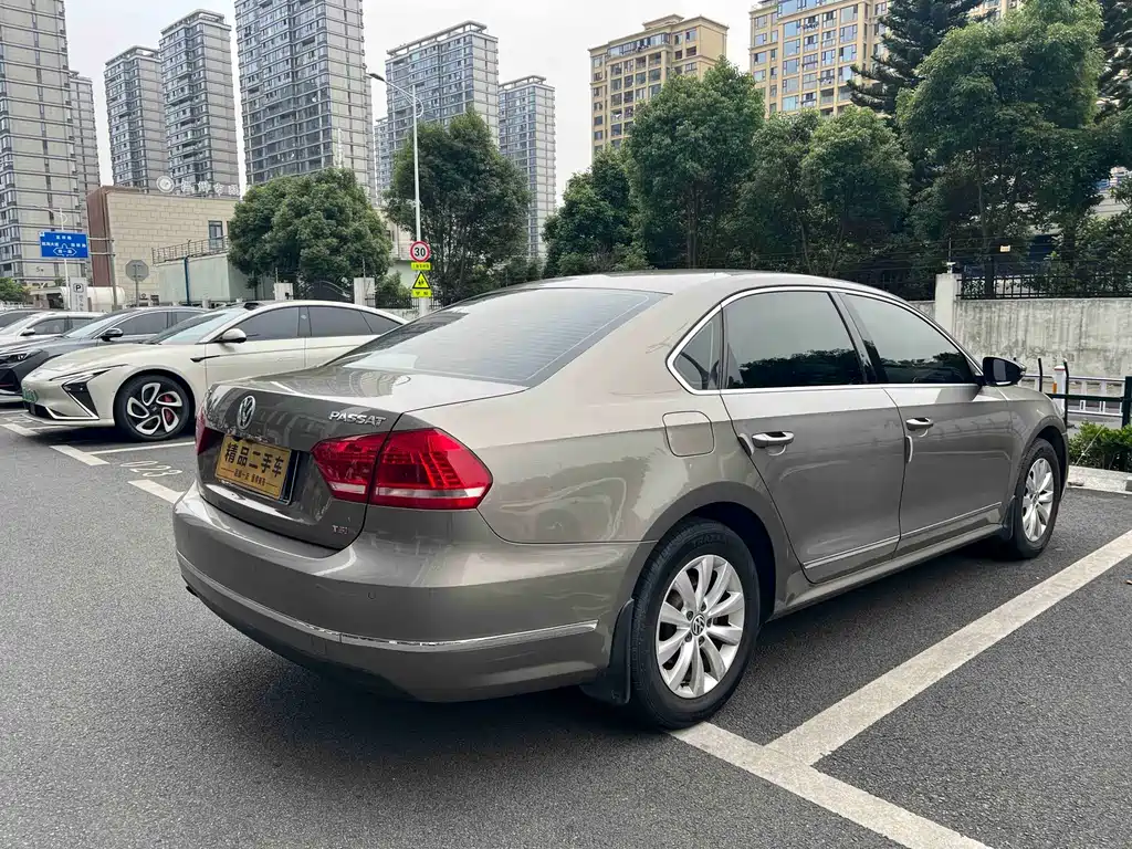 Volkswagen Passat 2015 — фото 14