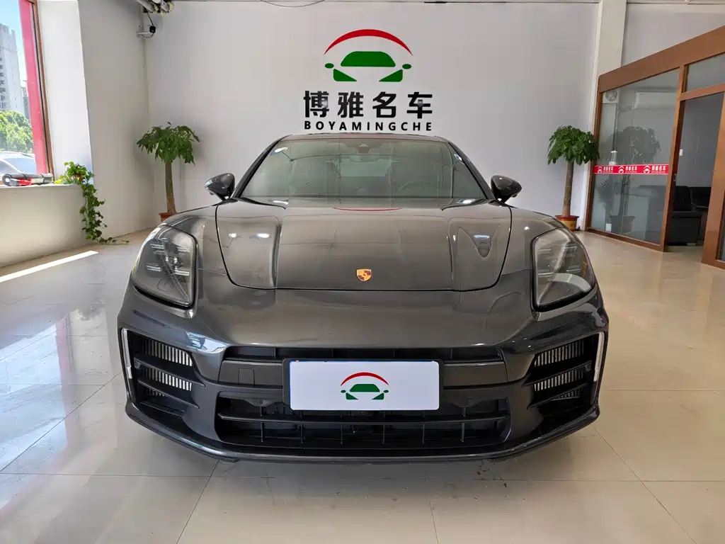 Porsche Panamera 2025