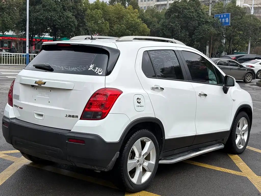 Chevrolet Trax 2015 — фото 10