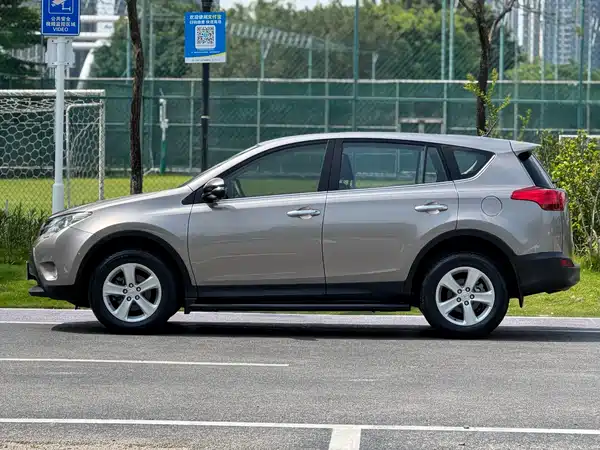 Toyota RAV4 2013