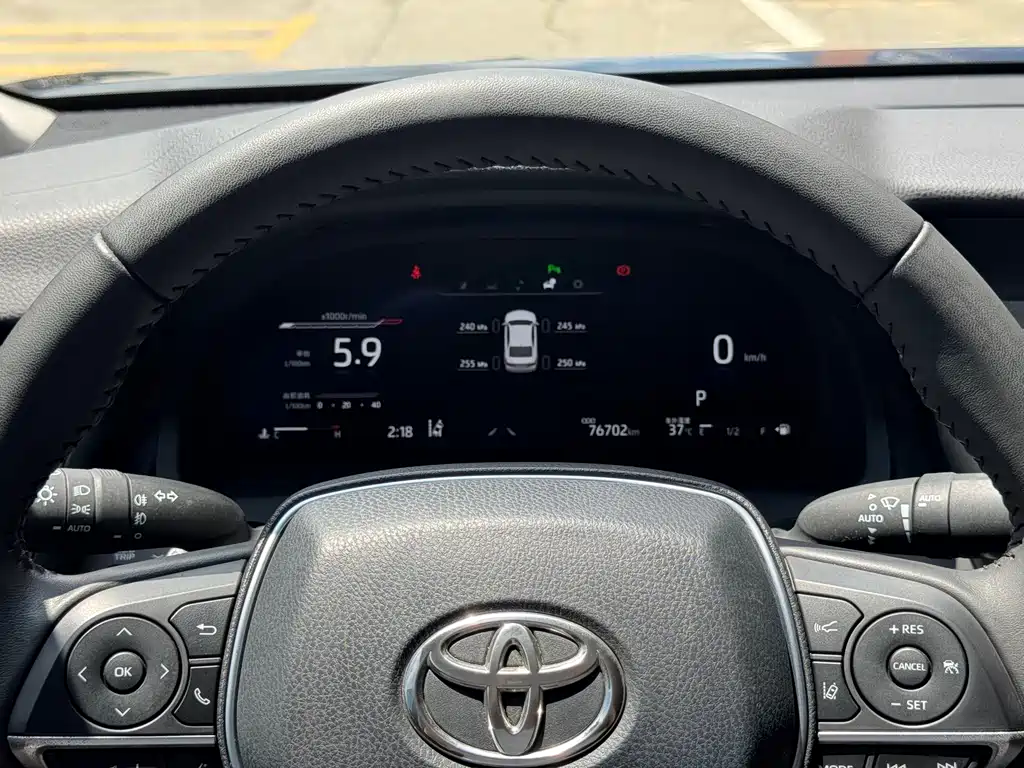 Toyota Camry 2021 — фото 10