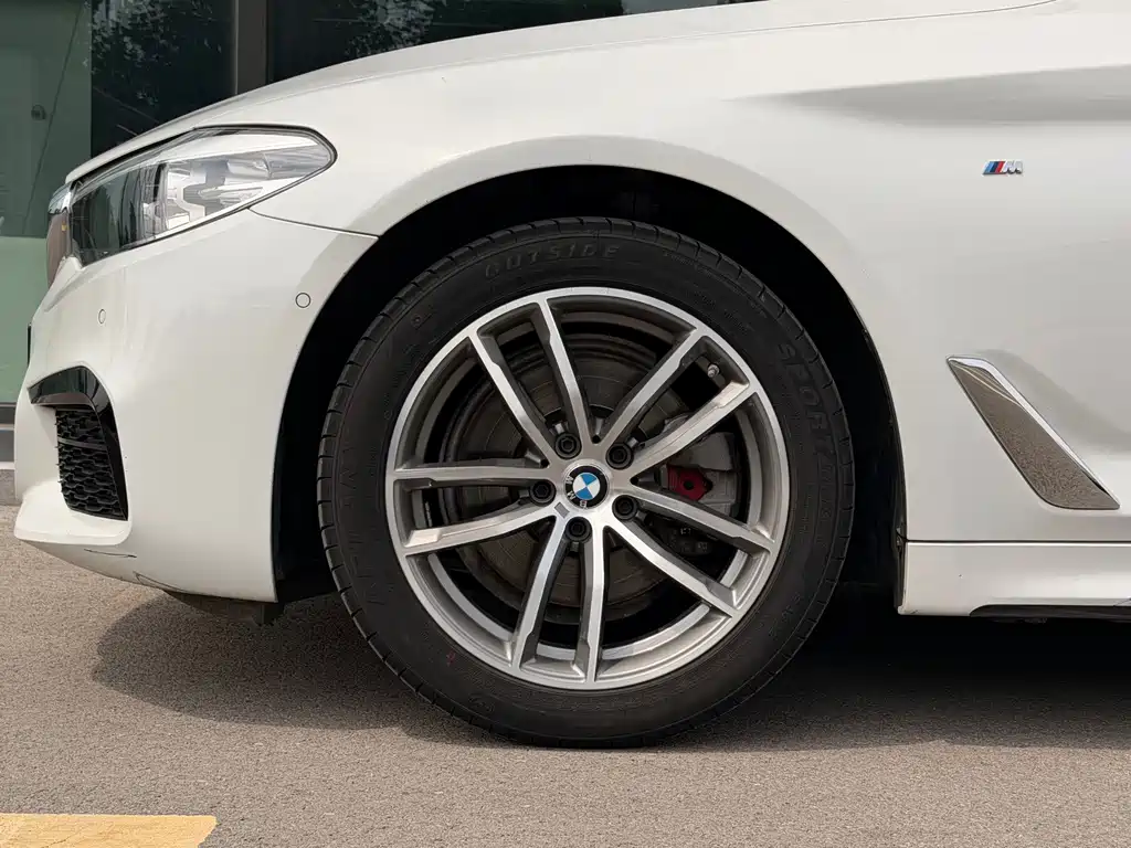 BMW 5 Series 2019