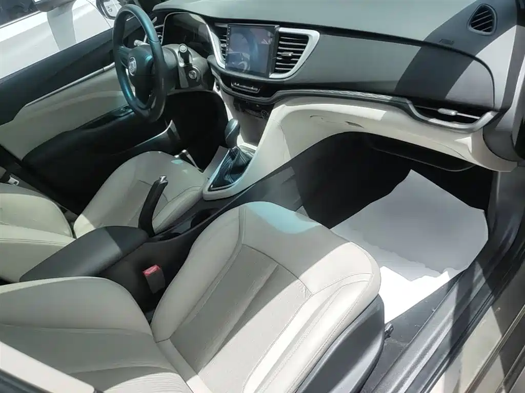 Buick Excelle 2017 — фото 25