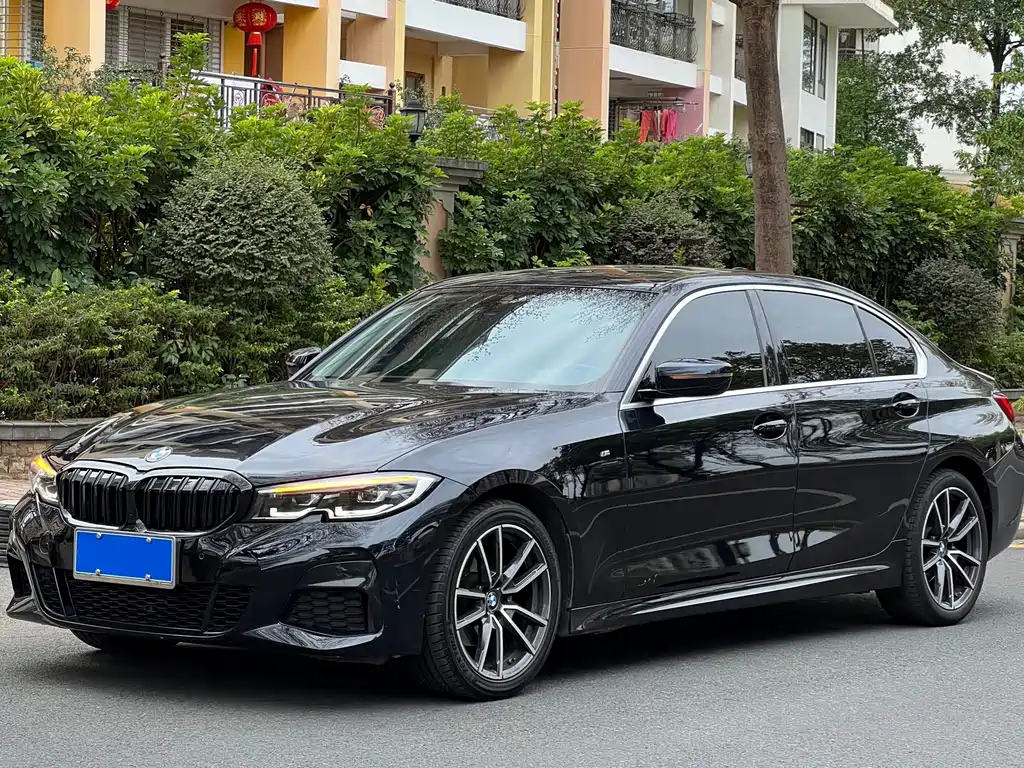 BMW 3 Series 2021 — фото 1