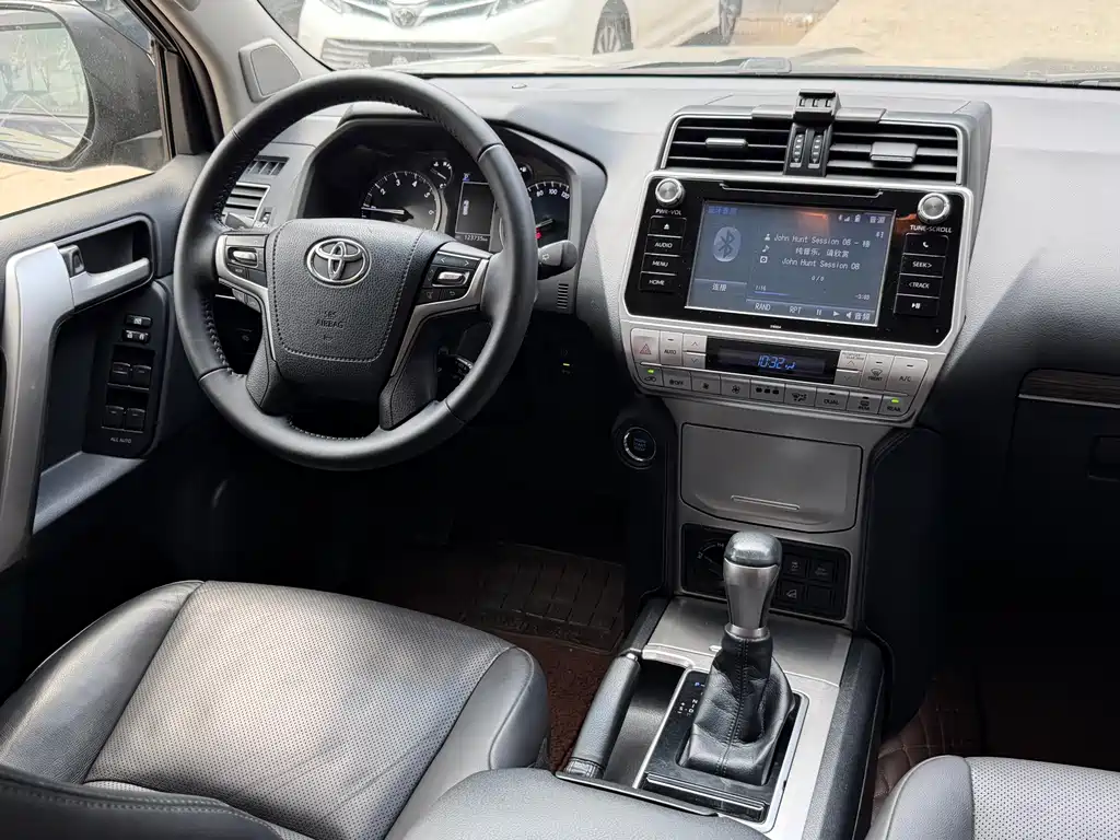 Toyota Prado 2018 — фото 16