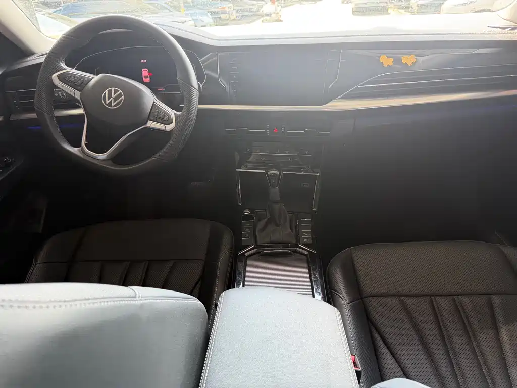Volkswagen Passat 2025