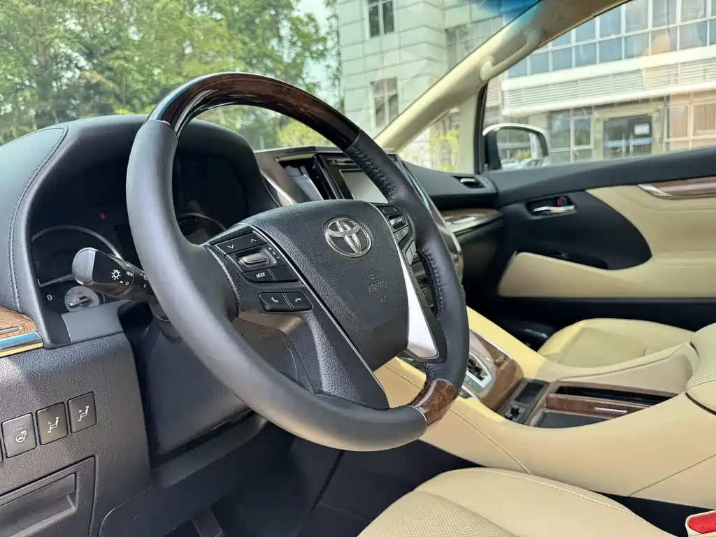 Toyota Alphard 2016 — фото 6