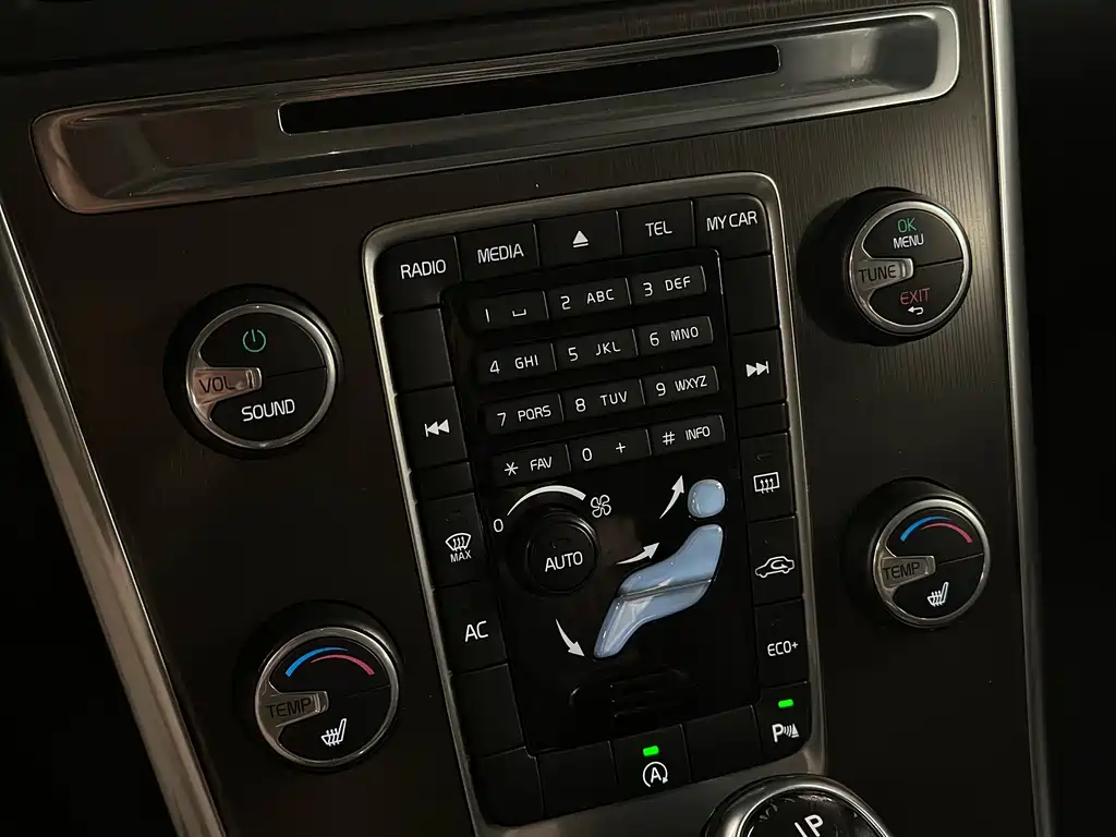 Volvo XC60 2014 — фото 16