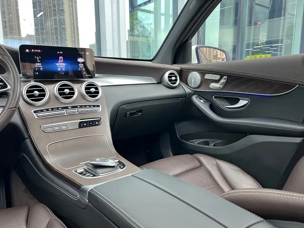 Mercedes-Benz GLC 2020 — фото 22