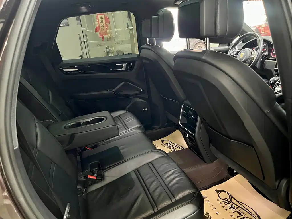 Porsche Cayenne 2018 — фото 17