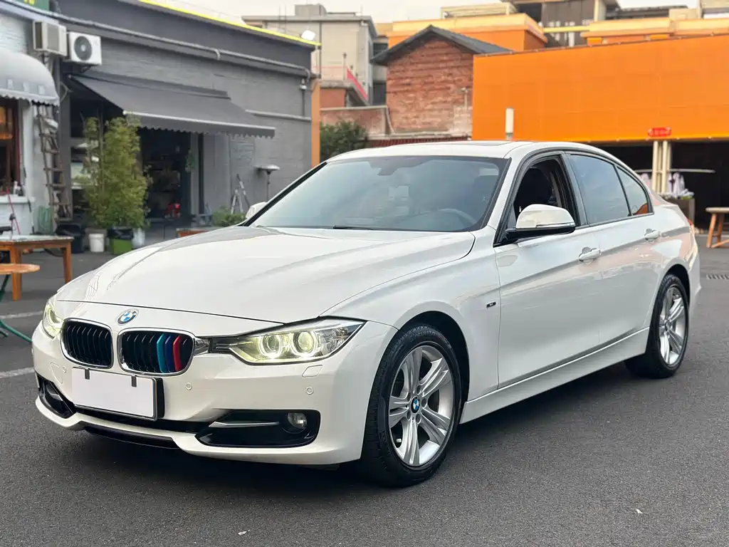 BMW 3 Series 2015 — фото 1
