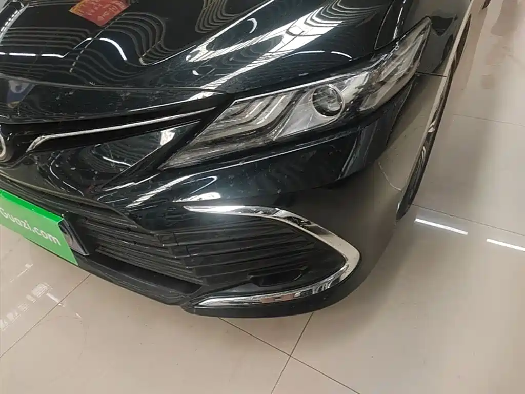 Toyota Camry 2023 — фото 24