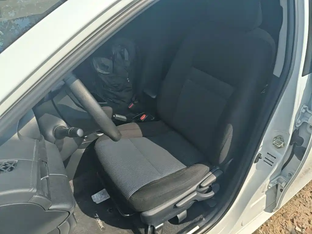 Toyota Yaris L 2019 — фото 15