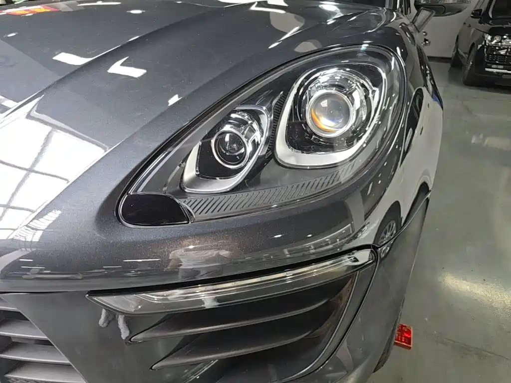 Porsche Macan 2018 — фото 24