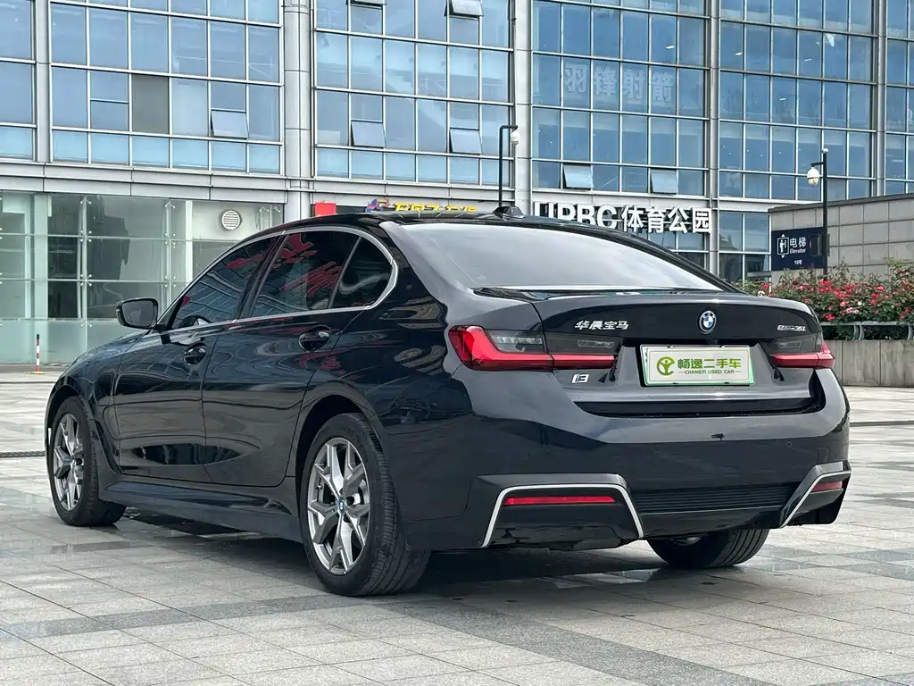 BMW i3 2024 — фото 4