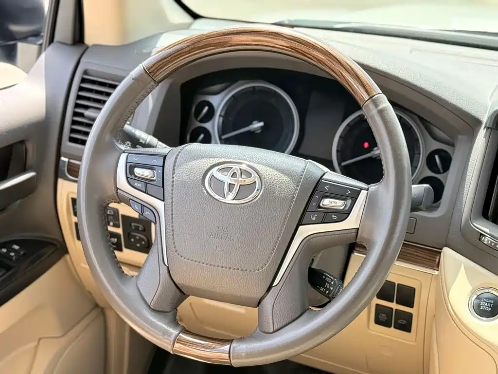 Toyota Land Cruiser 2019 — фото 8