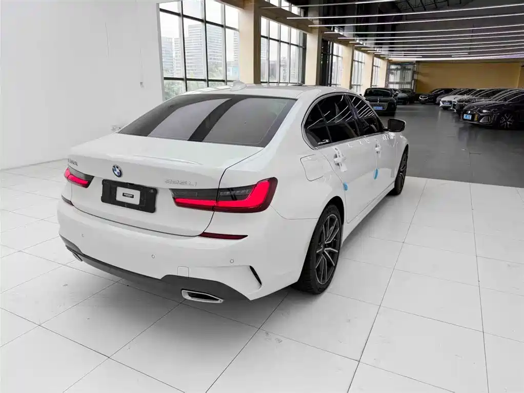 BMW 3 Series 2022