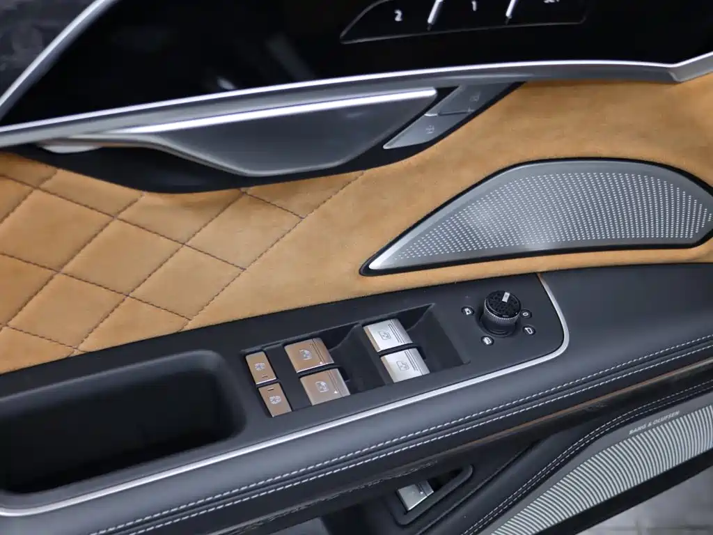 Audi A8 2026 — фото 28