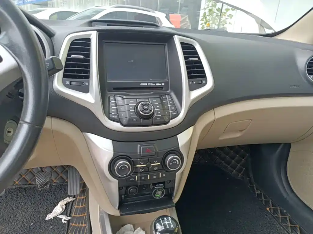 Changan Eado 2015 — фото 13
