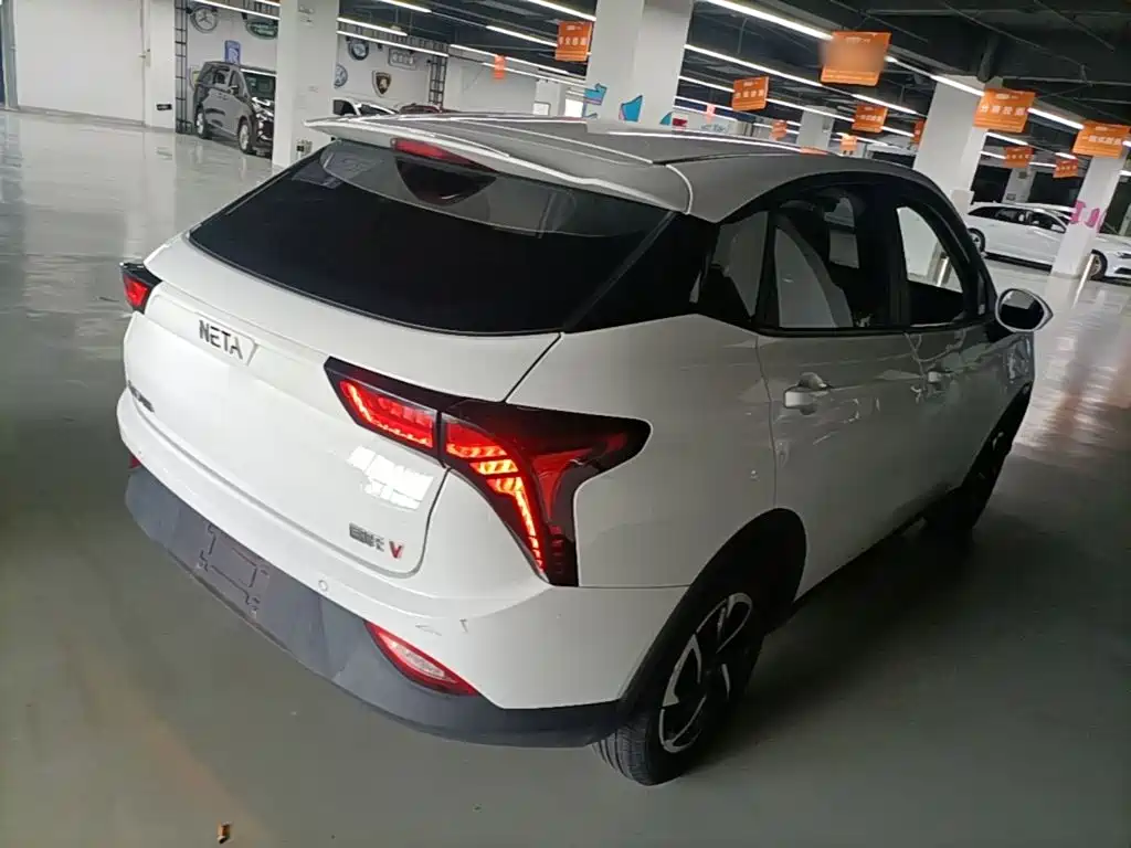 Neta V 2022