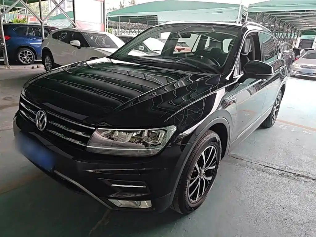 Volkswagen Tiguan L 2019 — фото 1