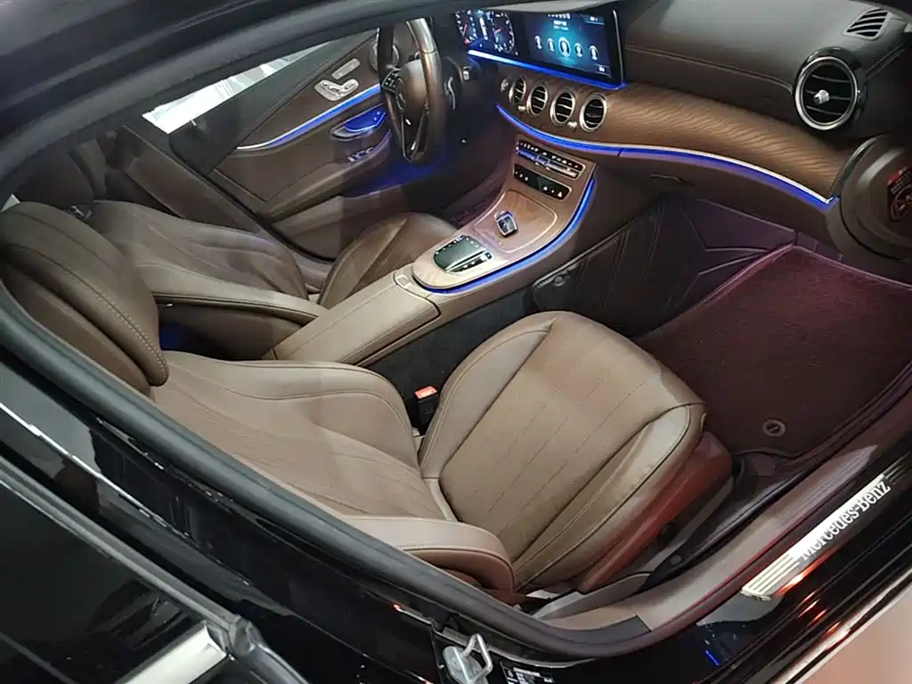 Mercedes-Benz E-Class 2023 — фото 25