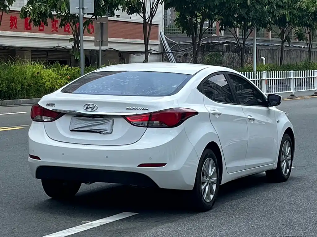 Hyundai Elantra Langdong 2016 — фото 9