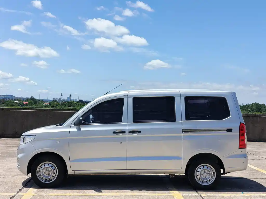 Wuling Hongguang V 2025