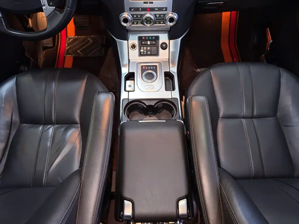 Land Rover Discovery 2016 — фото 19