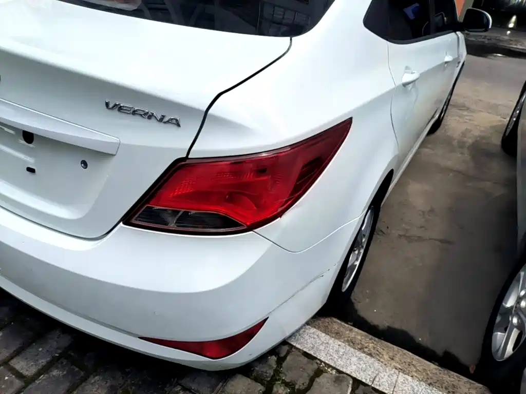 Hyundai Verna 2015 — фото 8