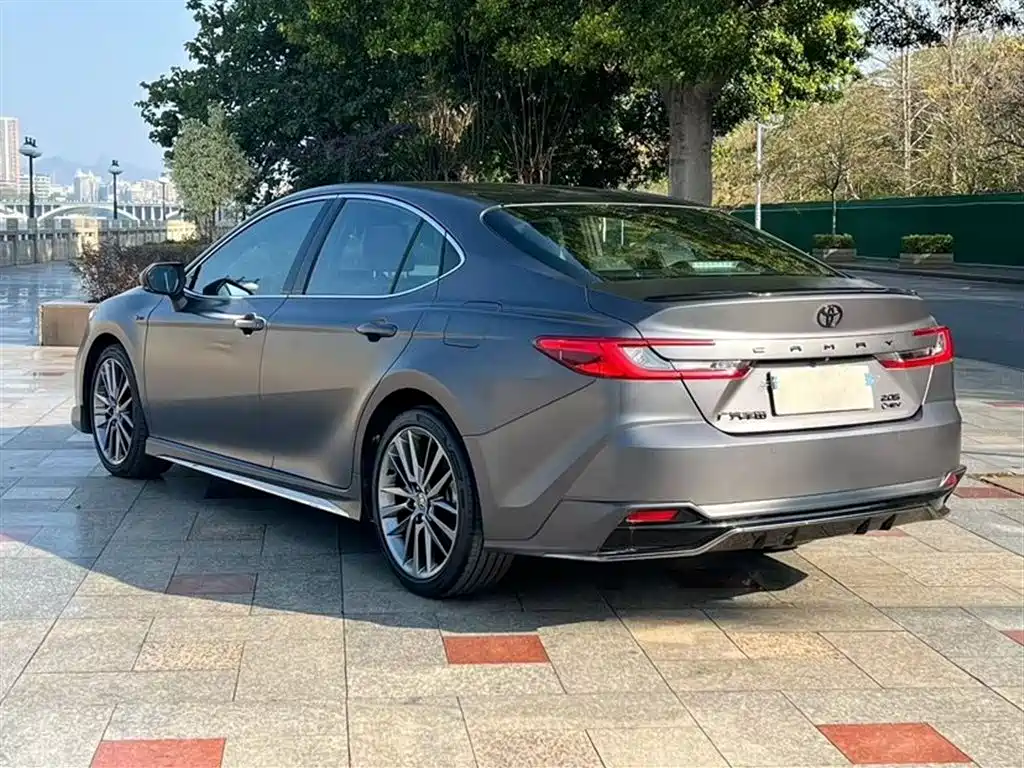 Toyota Camry 2025 — фото 9