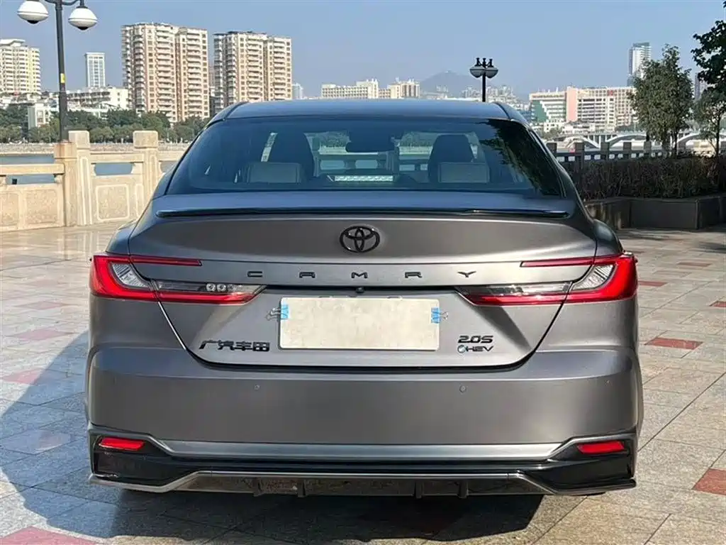 Toyota Camry 2025 — фото 8