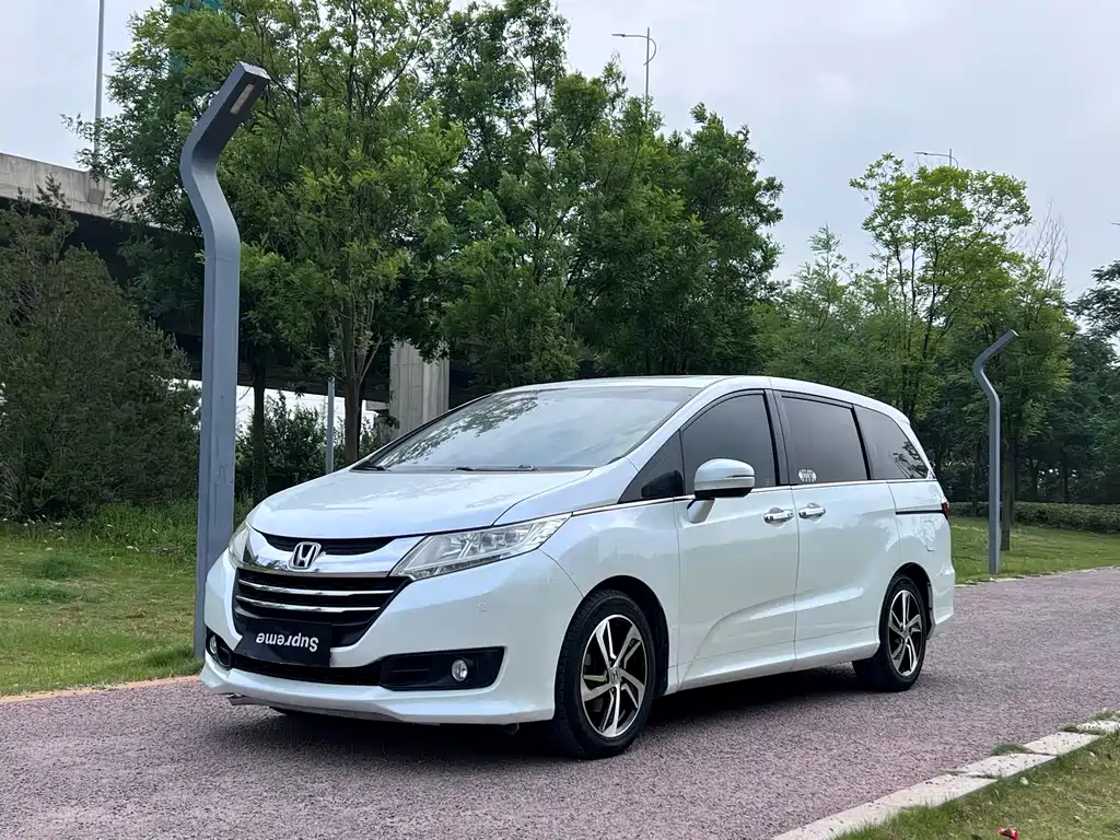 Honda Odyssey 2016 — фото 1