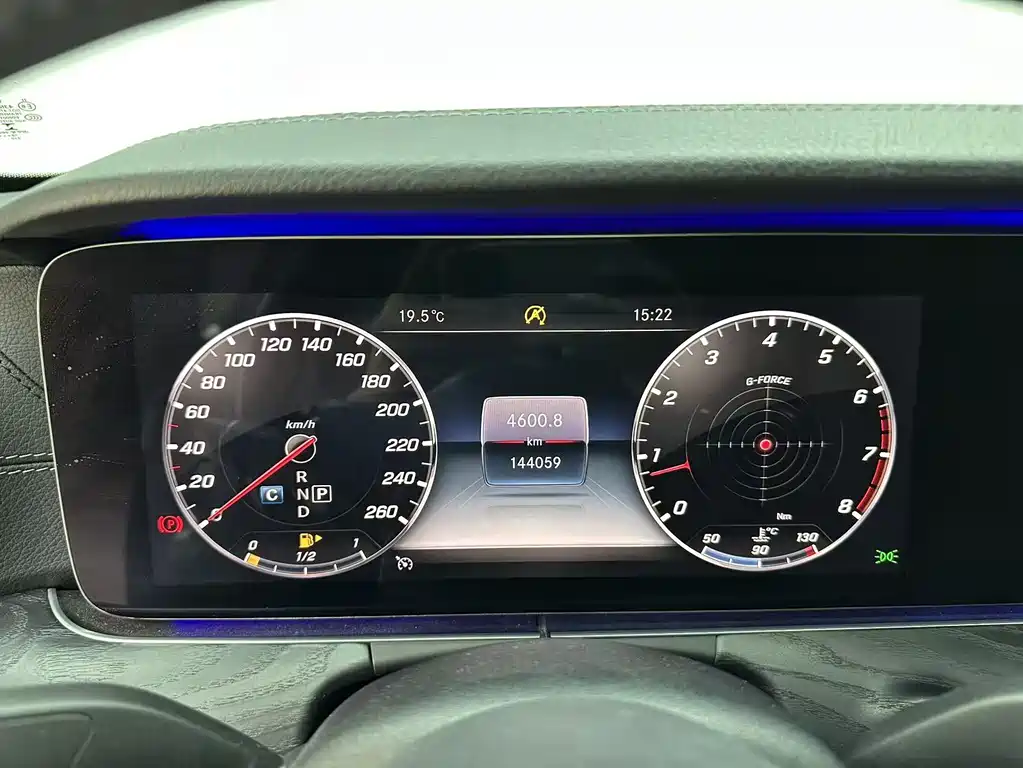 Mercedes-Benz E-Class 2019 — фото 10
