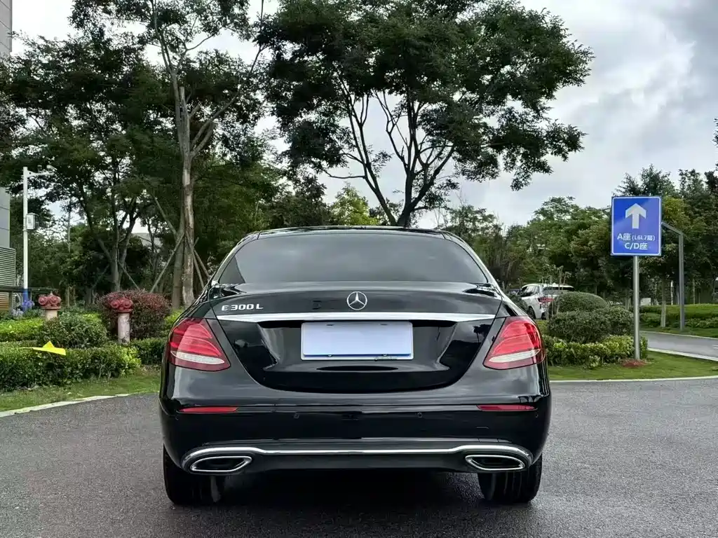 Mercedes-Benz E-Class 2018 — фото 9