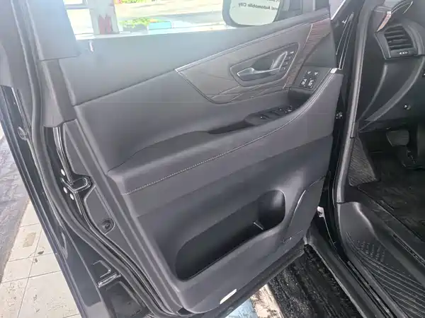 Toyota Vellfire 2024