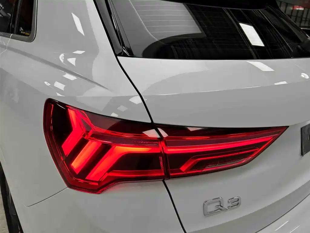 Audi Q3 2022 — фото 19