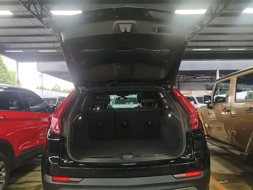 Cadillac XT4 2021 — фото 19