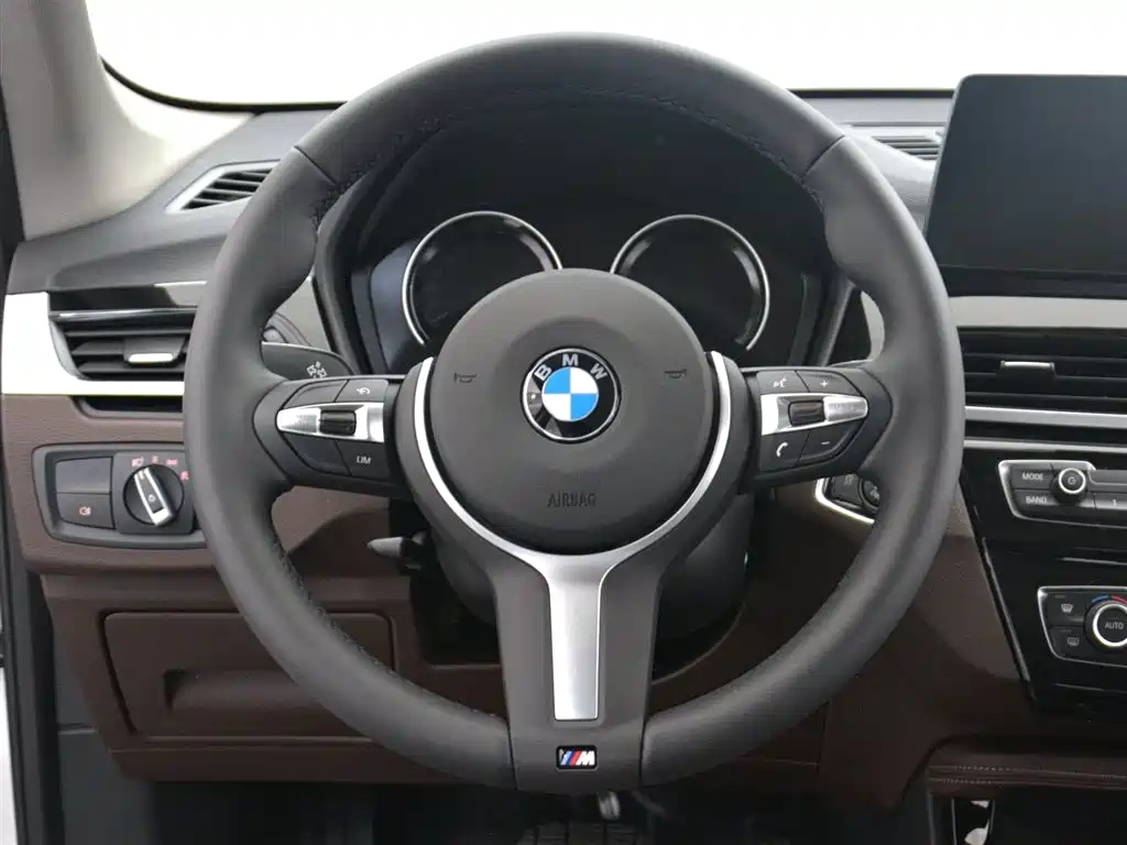 BMW X1 2021 — фото 10