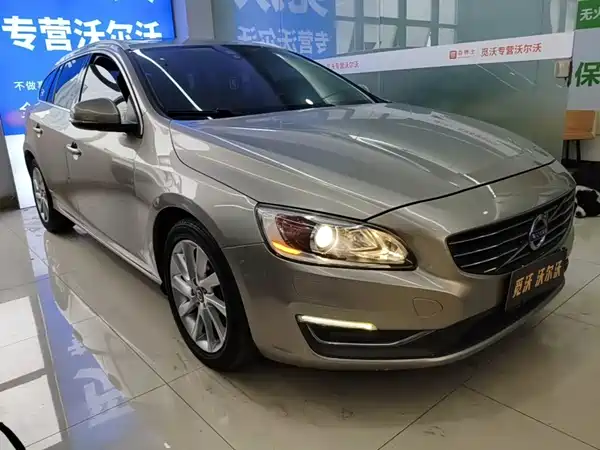 Volvo V60 2015