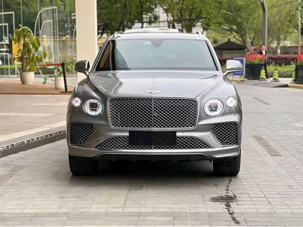 Bentley Bentayga 2022 — фото 2