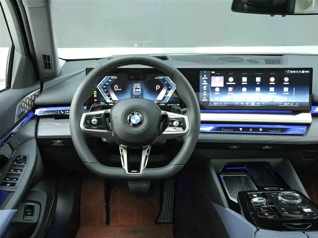BMW 5 Series 2025 — фото 18