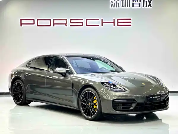 Porsche Panamera 2023