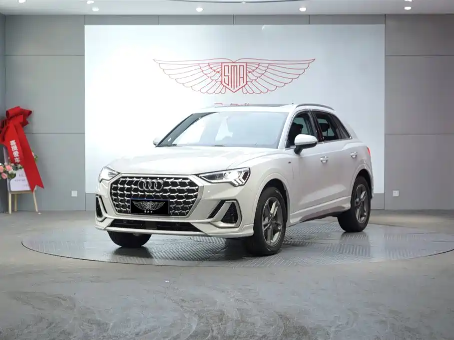 Audi Q3 2023 — фото 1