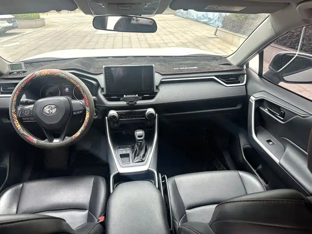 Toyota Wildlander 2022 — фото 10