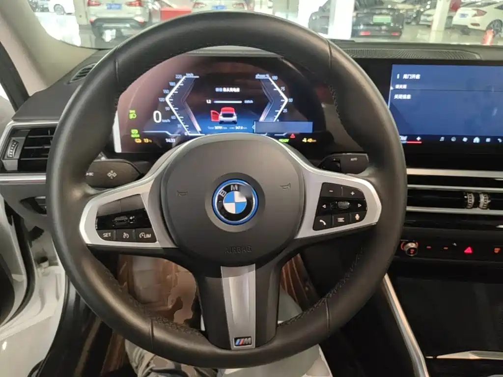 BMW i3 2024 — фото 11